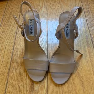 Nude Steve Madden Pumps